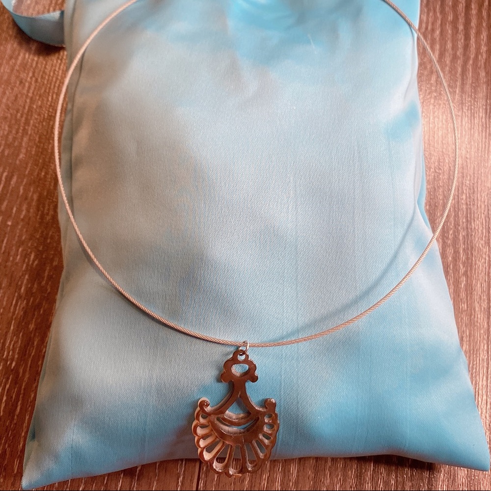 Shell necklace - Picture 3 of 4
